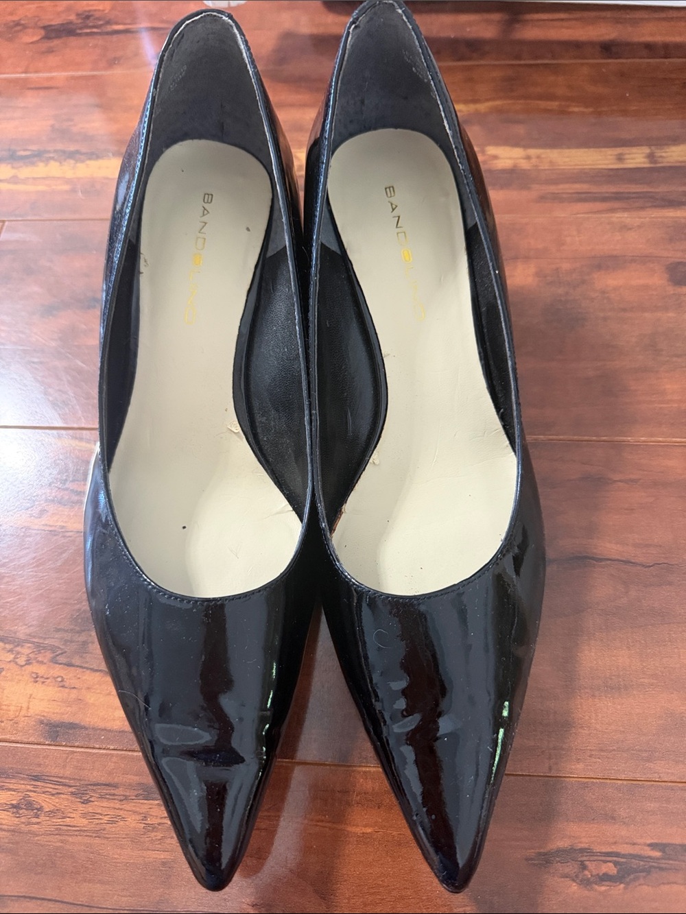 Bandolino Black Patent Pointed Pumps with kitten Heel